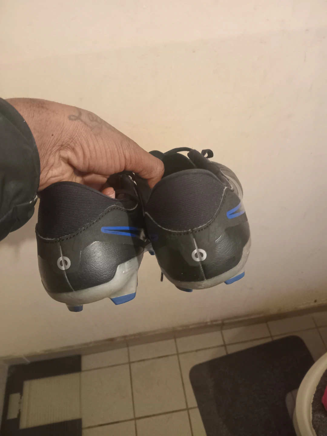 Size 10 nike cleats - photo 4