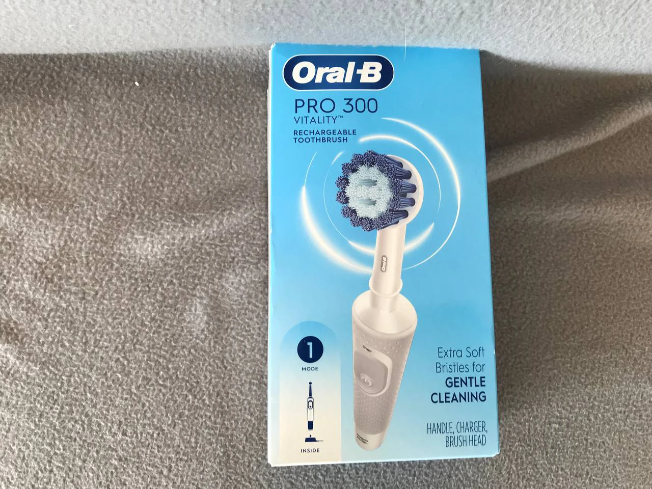 Oral-B Pro 300 Vitality Rechargeable Toothbrush - photo 2