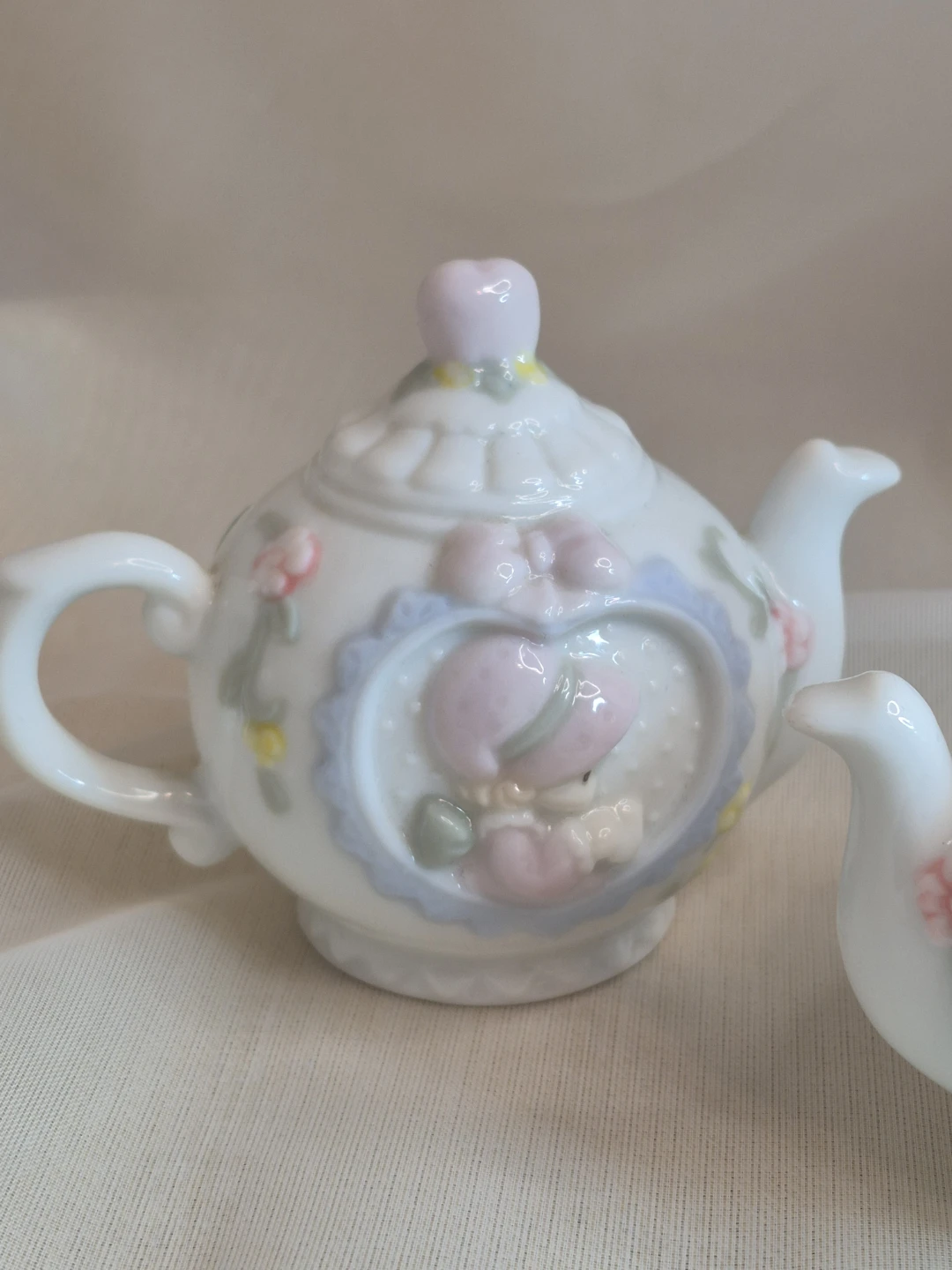 Precious Moments Porcelain Salt & Pepper Shaker Set - photo 2