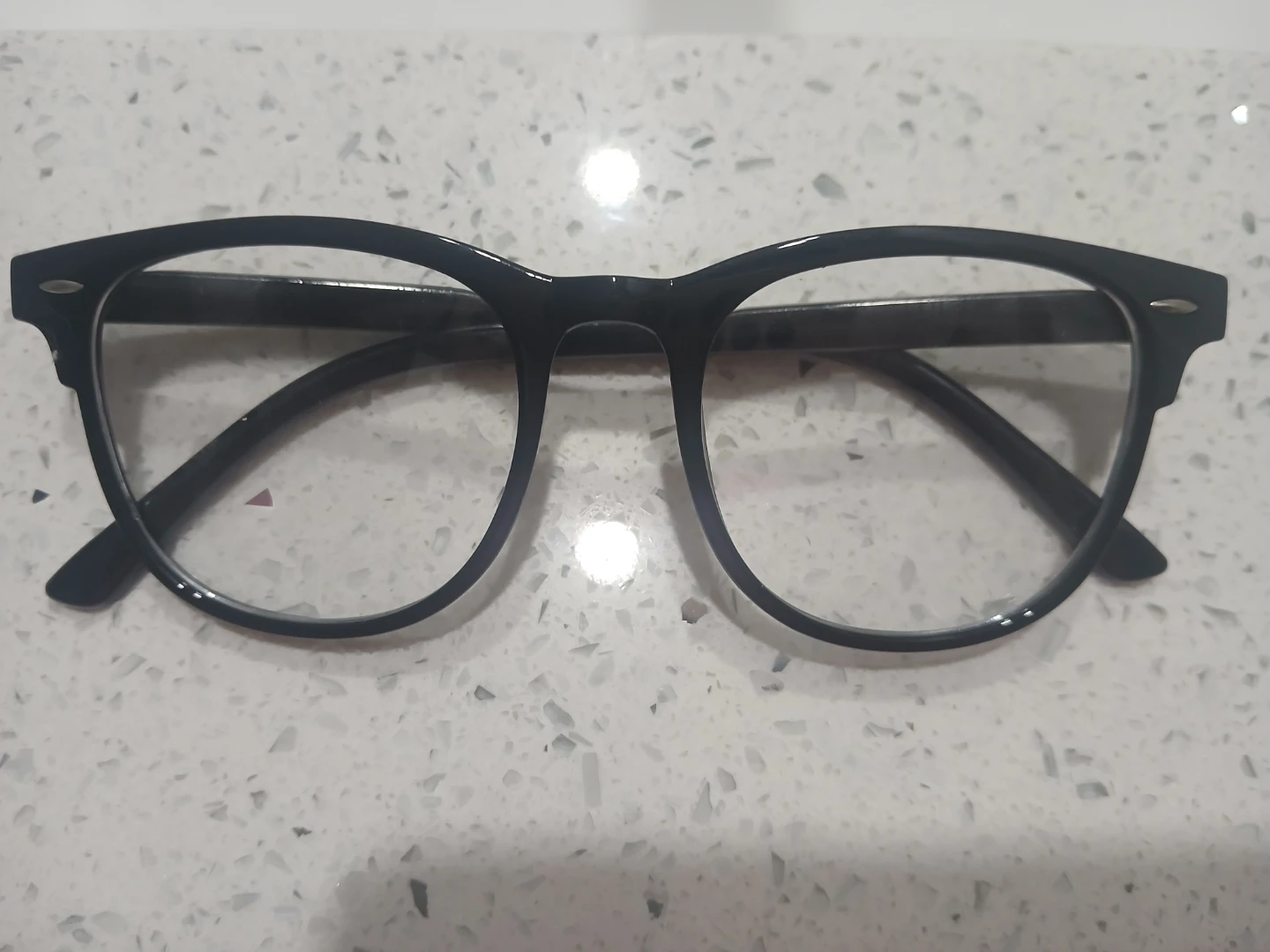 Non-prescription glasses (New condition)