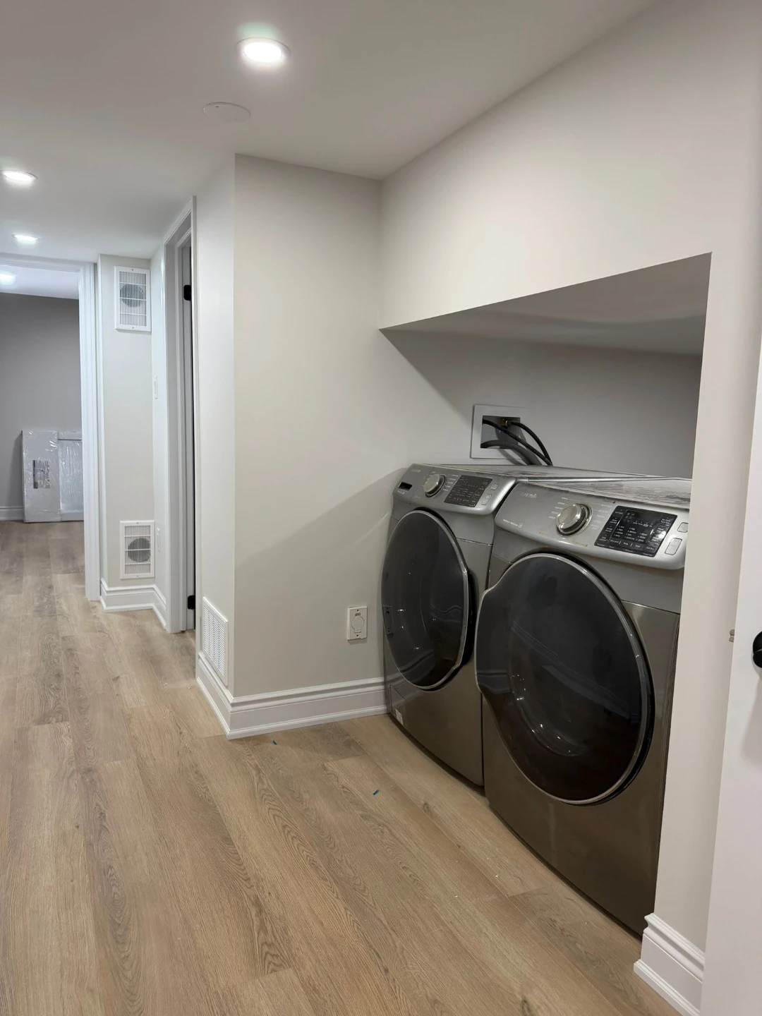 Brand New 2 bedroom Basement - photo 3