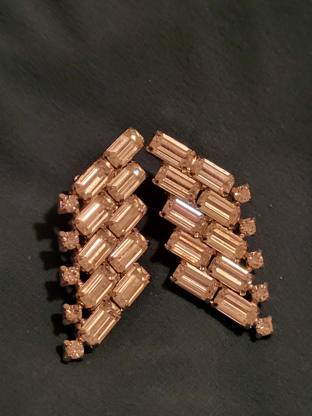 Two Pairs of Vintage Clip-On Earrings - photo 5