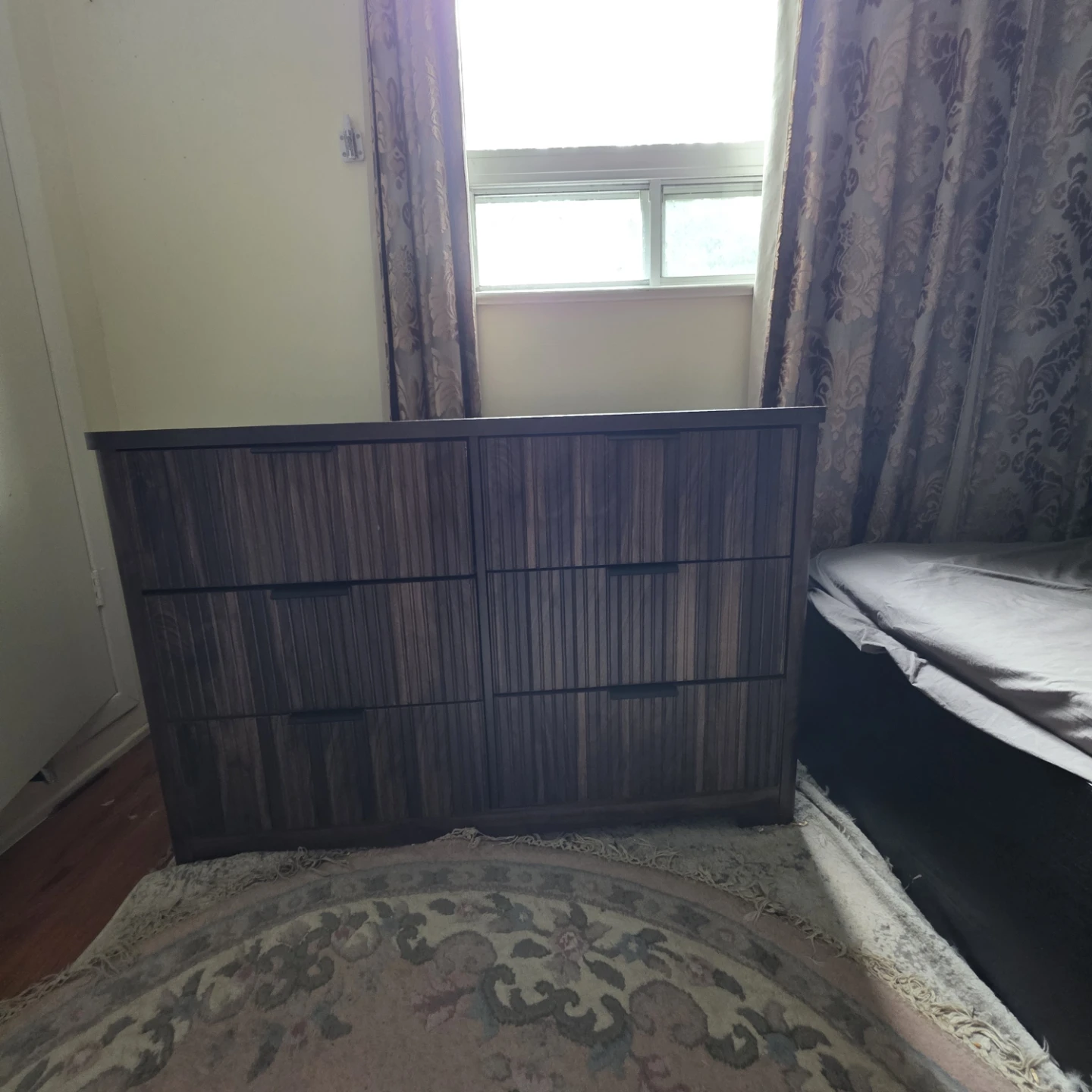 Modern fluted style 6 drawer dresser