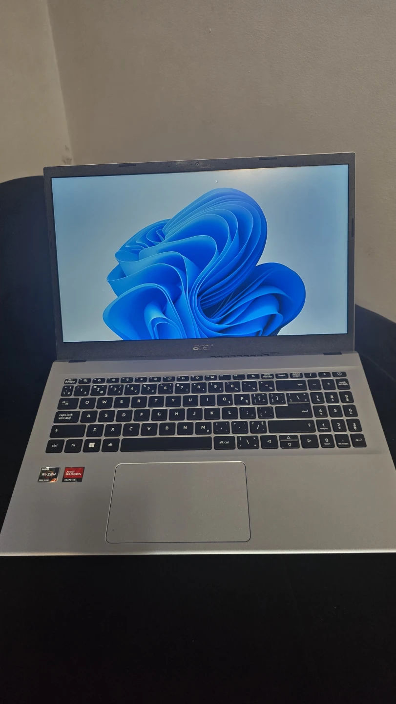 Acer Laptop Ryzen 7 5700U | 16GB RAM | 1TB SSD | $450 OBO