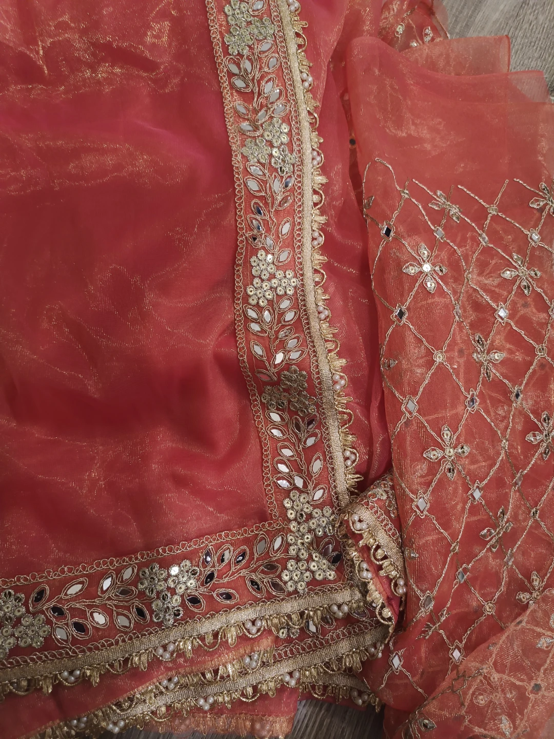 Brand New Pink embroidered Saree with pearls and mirror work - photo 4