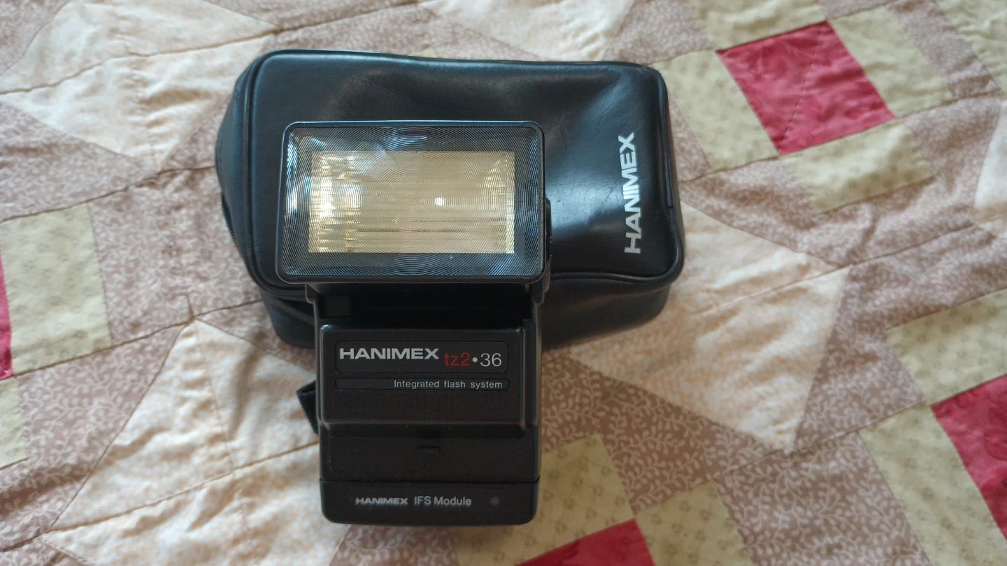 Hanimex tz2-36 Integrated Flash System with Case