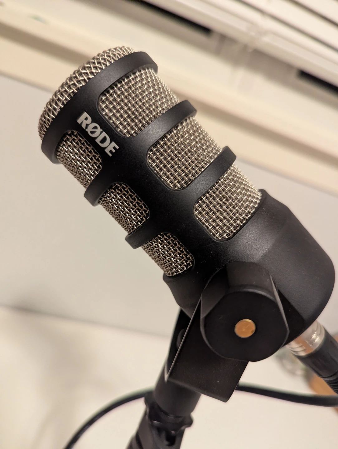 Rode PodMic Microphone with Desk Stand - photo 3