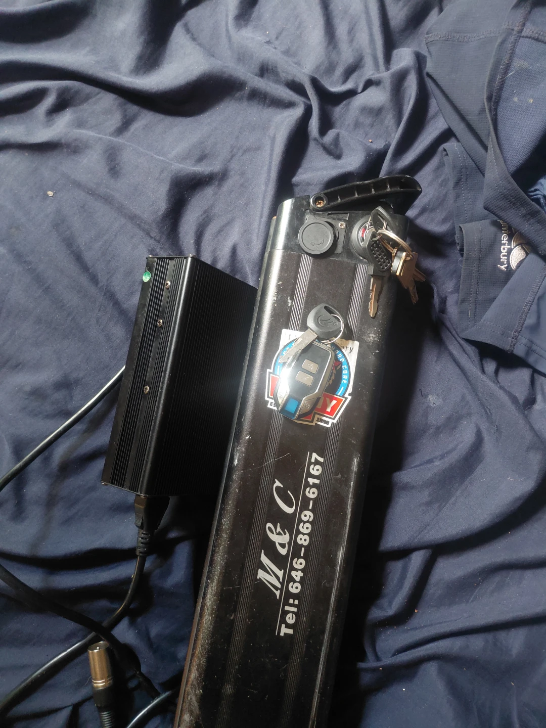 M&C E-bike Battery Pack with Charger - photo 3