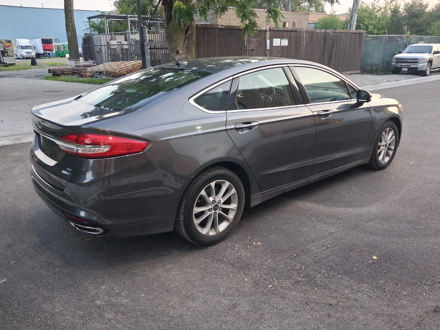 Ford Fusion - photo 4