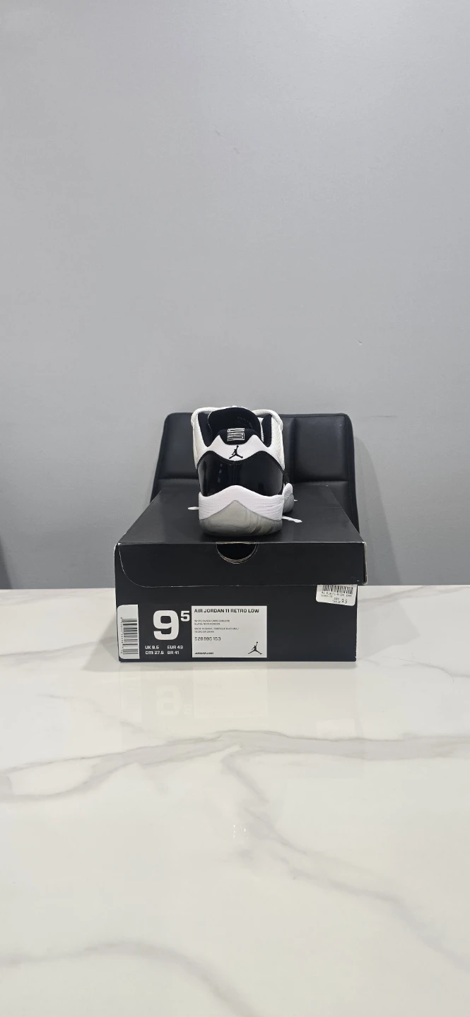 Air Jordan 11 Concord Low size 9.5 - photo 2