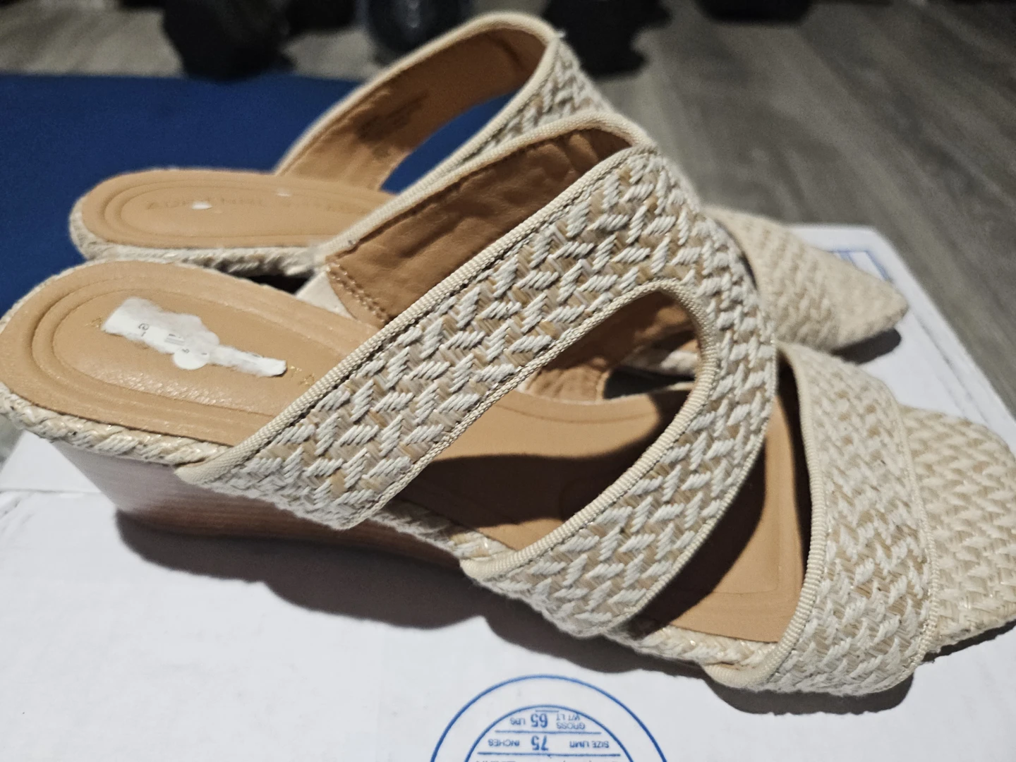 Adrienne Vittadini Wedge Sandals - photo 2