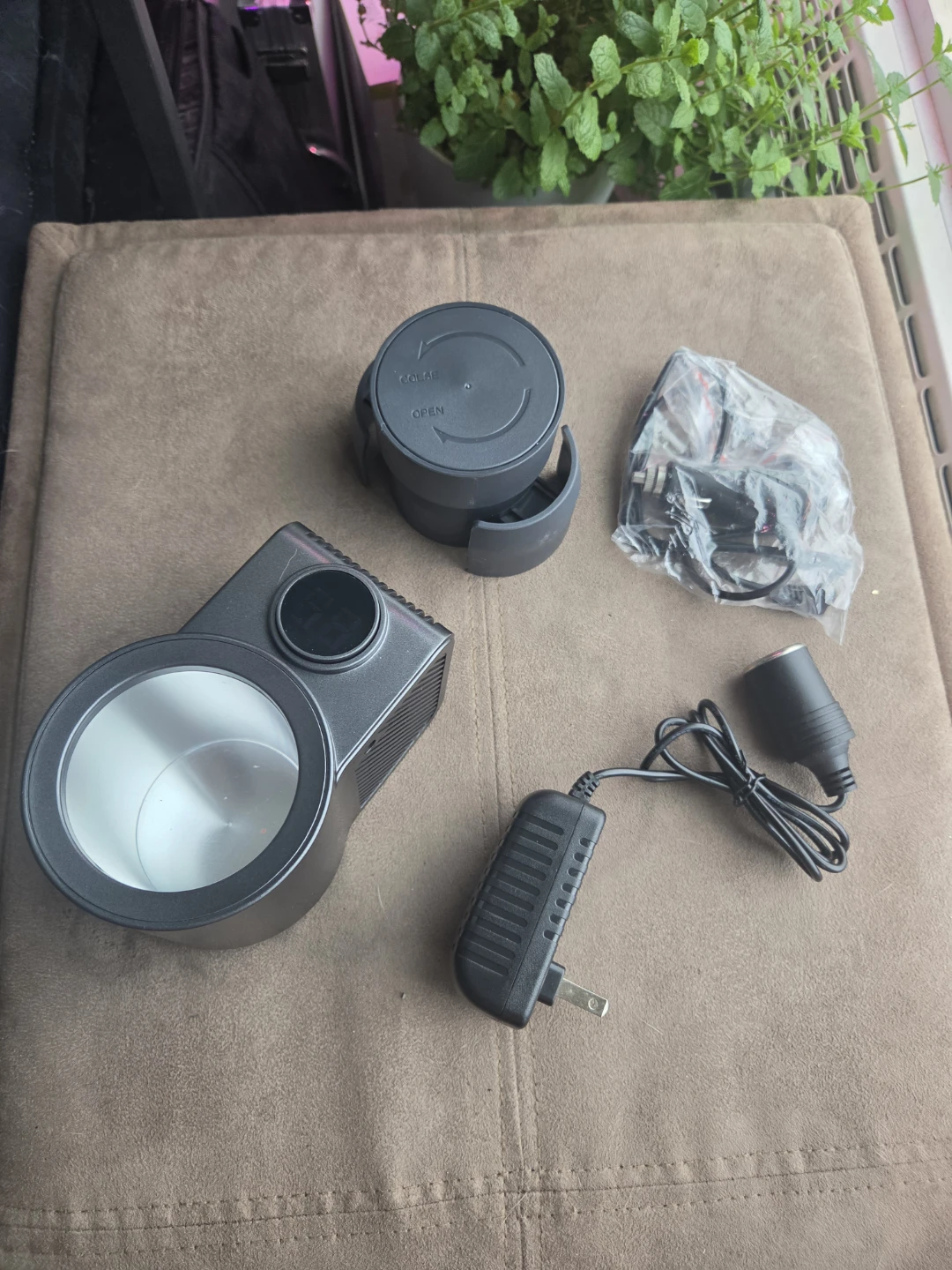 Car Cooling and Heating Smart Cup - photo 4