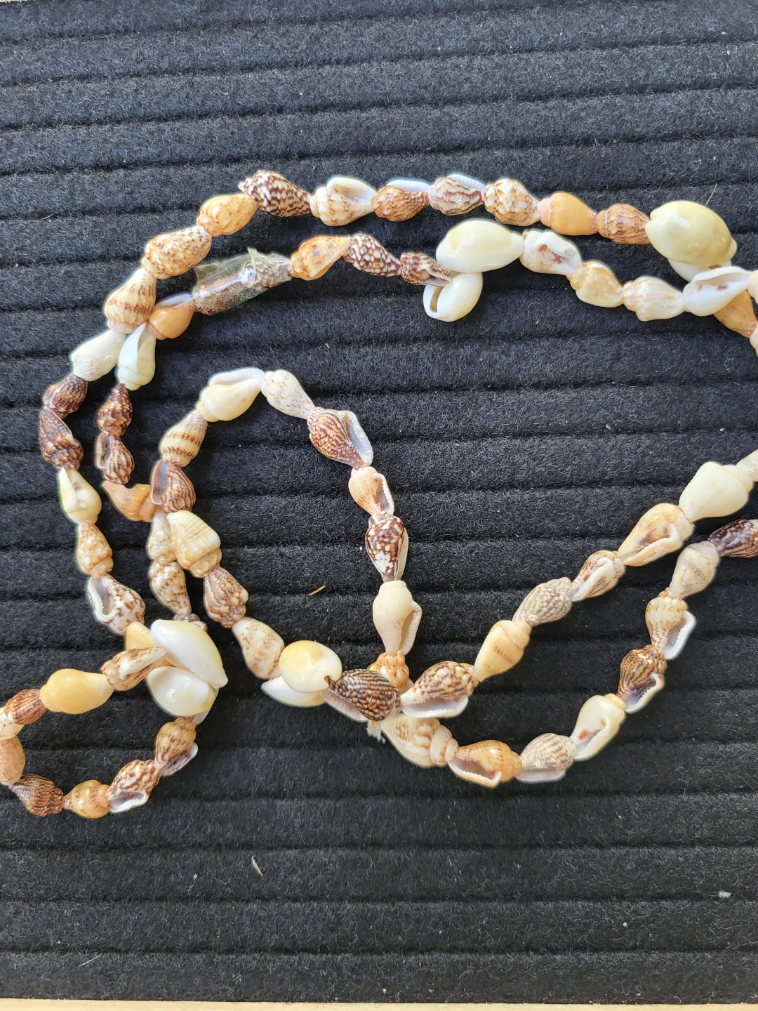 Seashell Necklaces $4 each. - photo 4