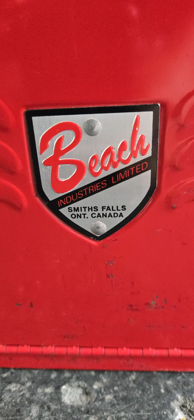 Red Beach Industries Metal Toolbox - photo 2