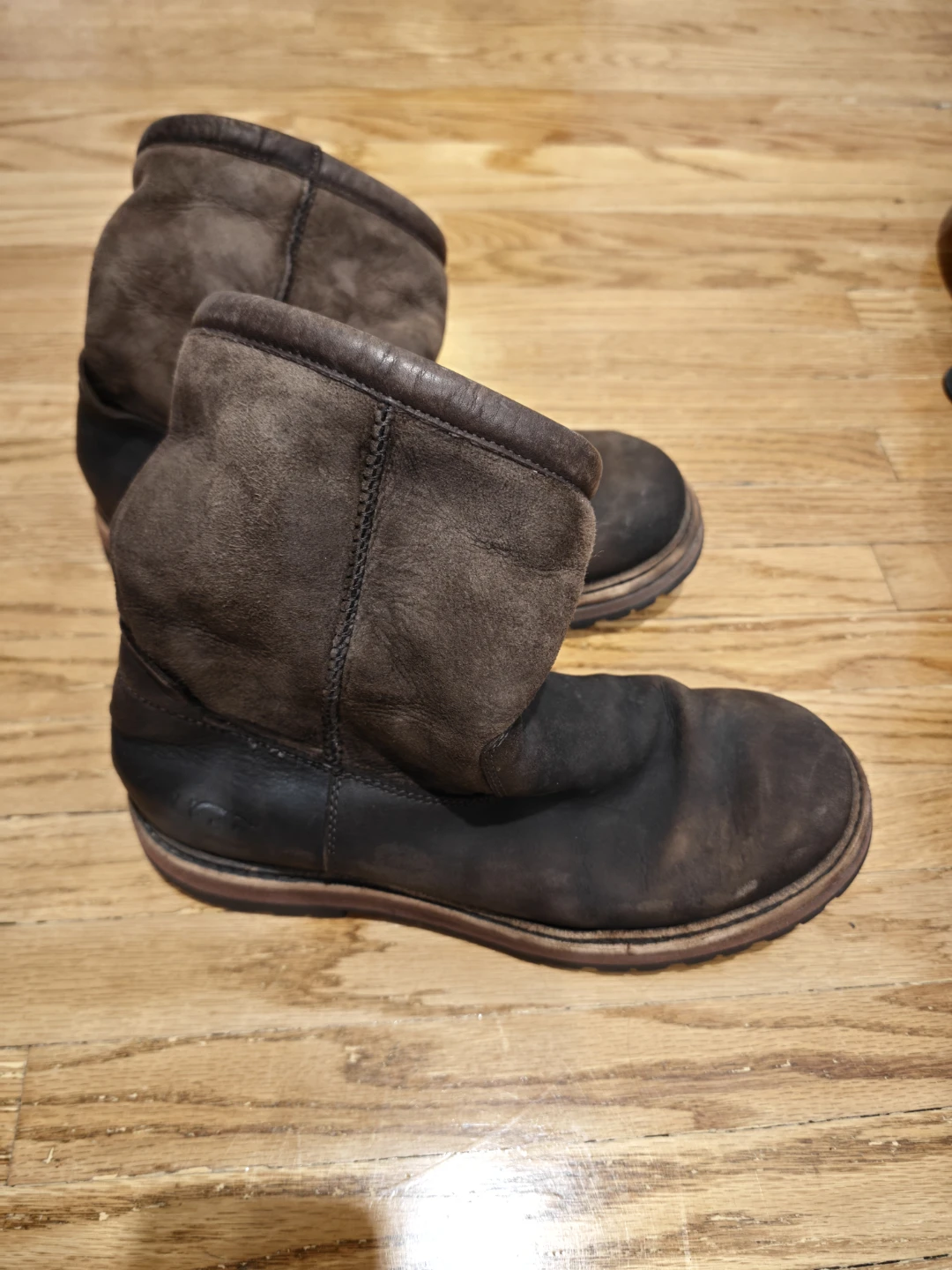 Men's UGG Boots Size 8 - photo 2