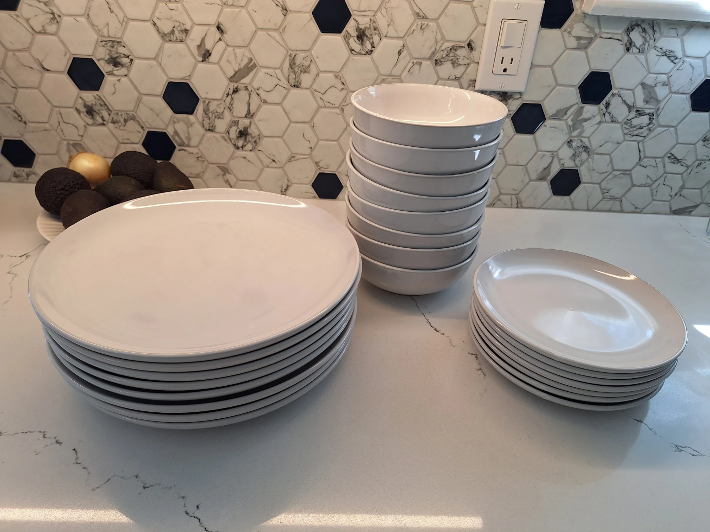 White Dinnerware Set for 8 ppl - photo 2