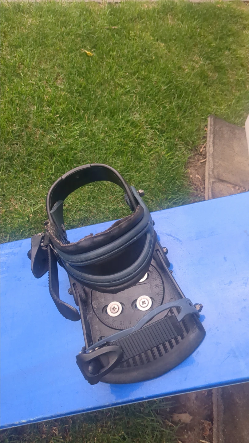 Lamar SE 151 Snowboard with Bindings - photo 3