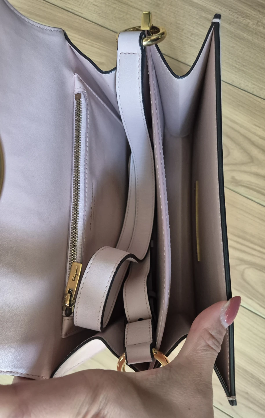 Ferragamo Gancini Bag - Pink Leather - photo 2