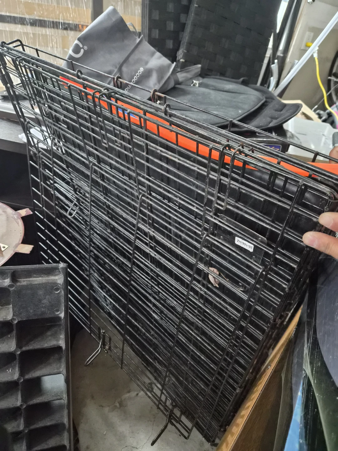 Black Metal Dog Crate