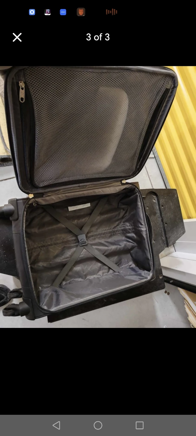 Samsonite Spinner Suitcase
