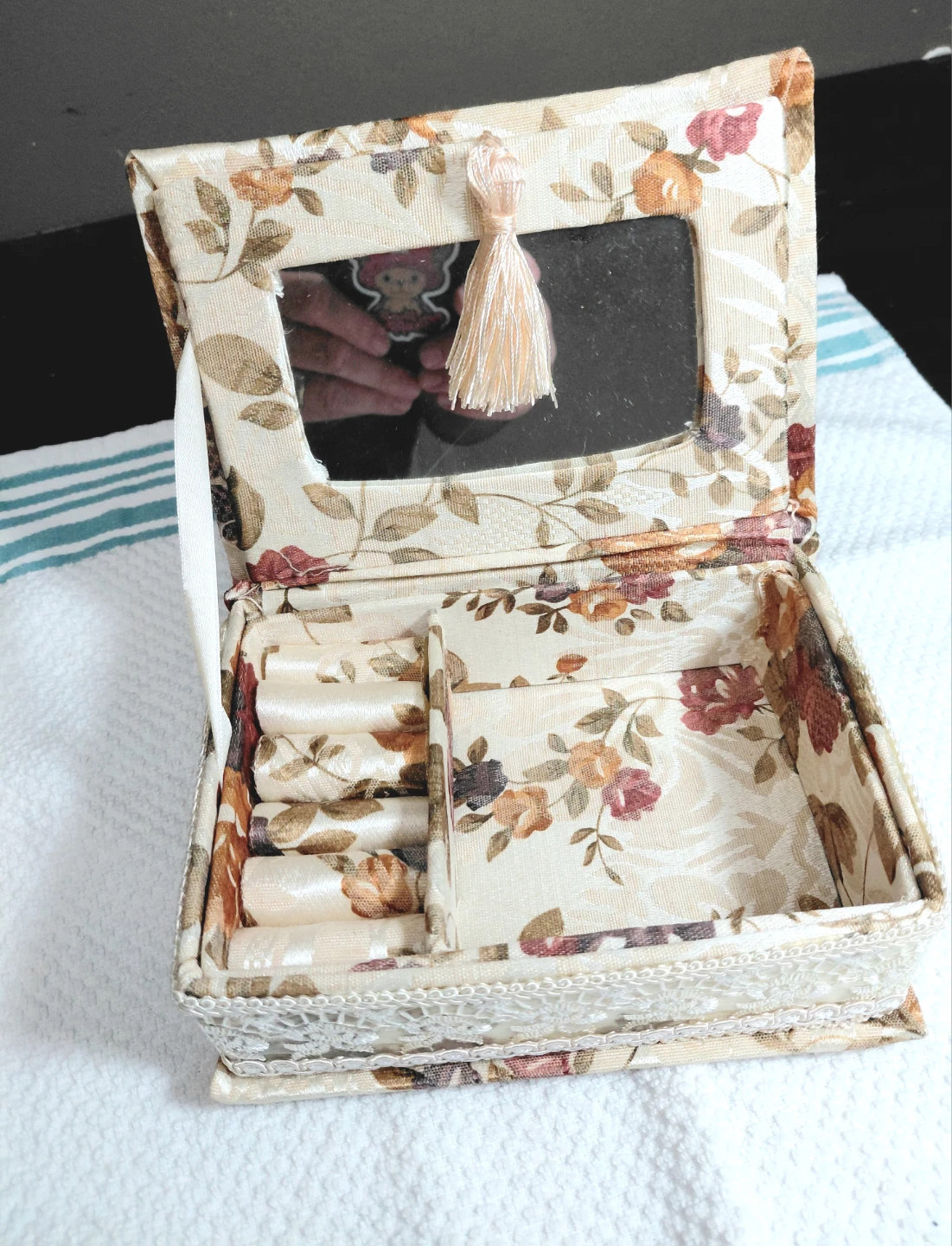 Floral Jewelry Box with Mirror and Tassel - photo 2