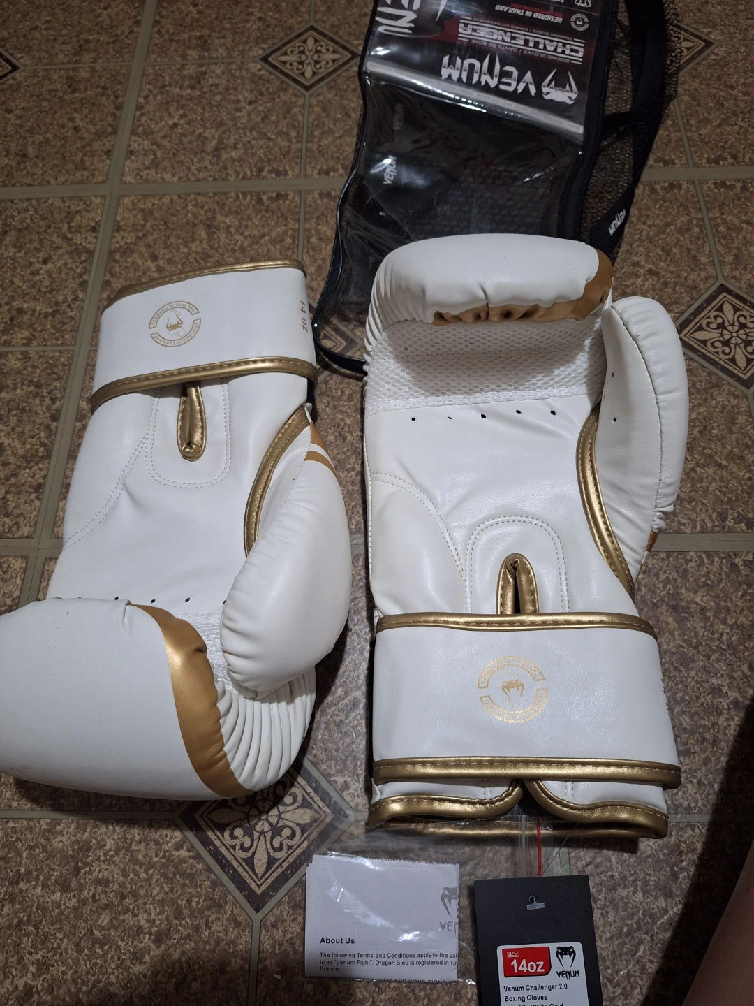 Brand New venum Gloves white/Gold 2.0 14 Oz - photo 3
