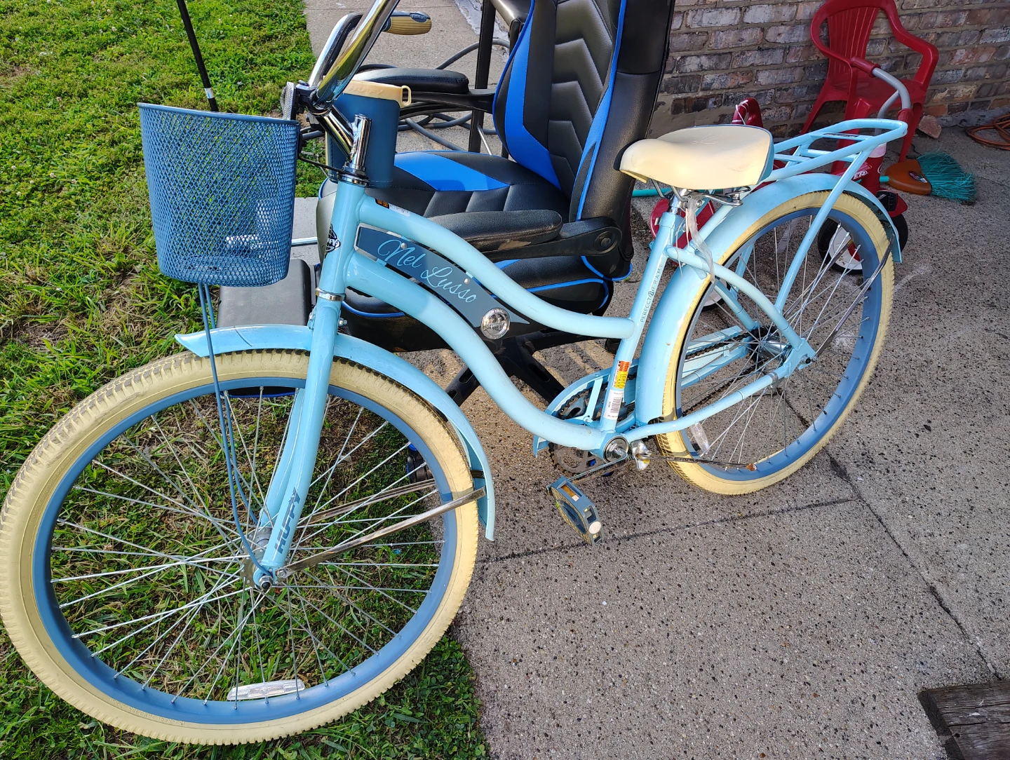 Huffy Nel Lusso  Cruiser Bike
