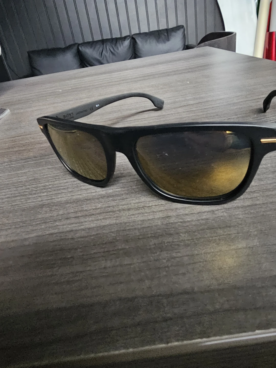 Hugo Boss 1322/S Sunglasses