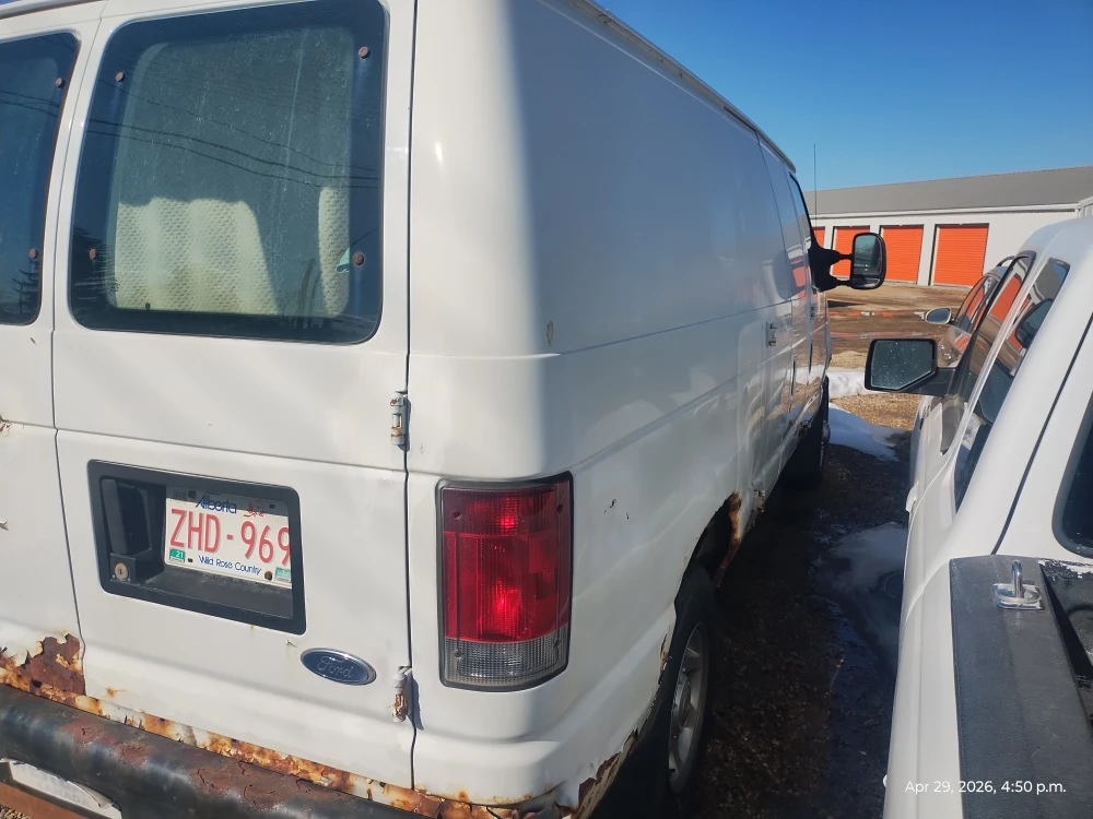 2008 Ford E-250 Cargo Van - photo 2