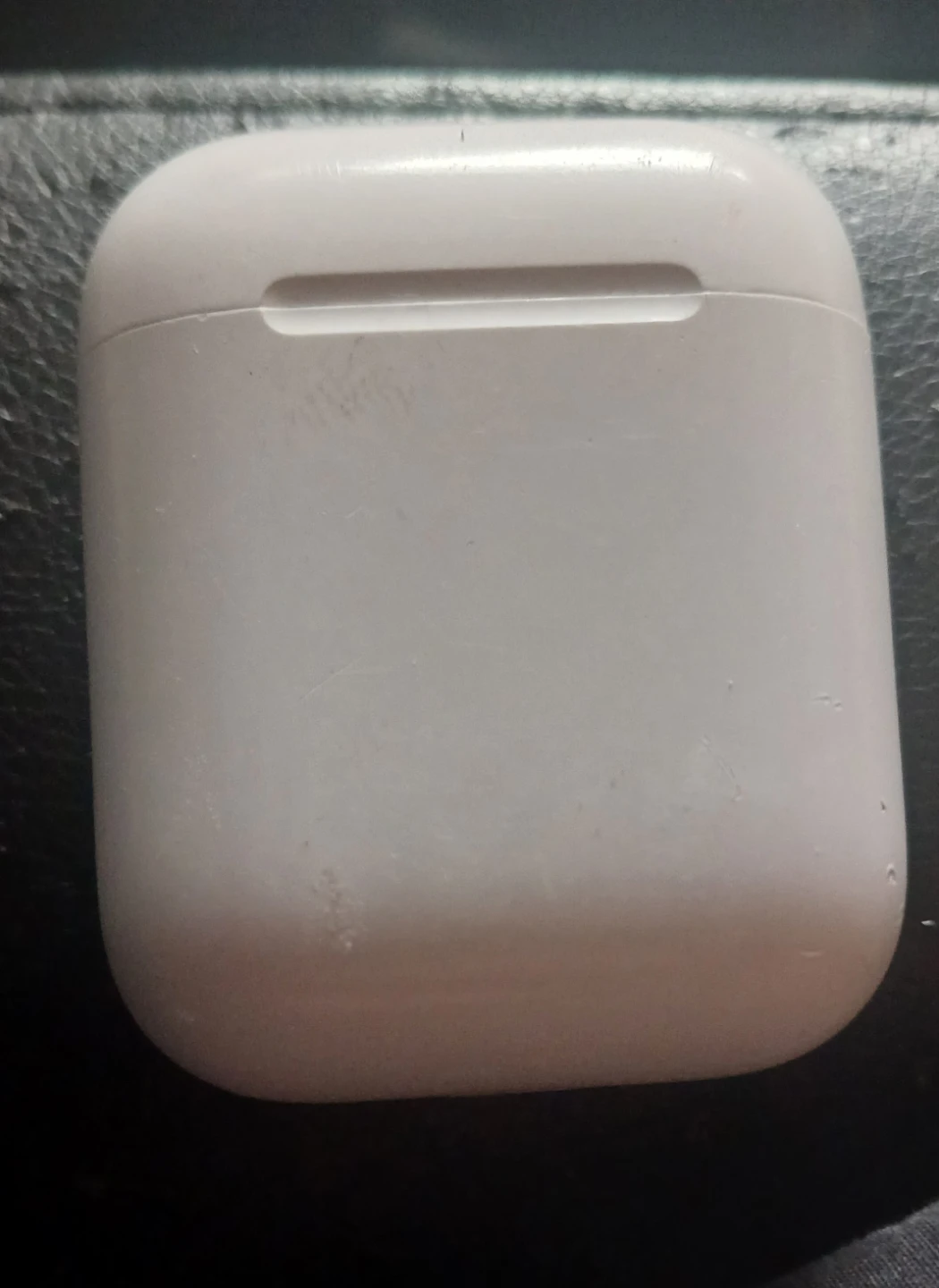 Apple AirPods Charging Case