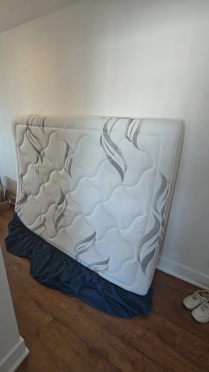 Queen Mattress -  8 inches - Cloud Memory Foam