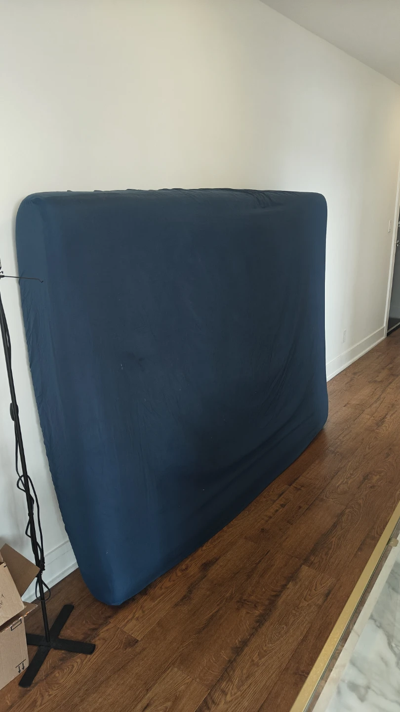 Queen Mattress -  8 inches - Cloud Memory Foam - photo 5