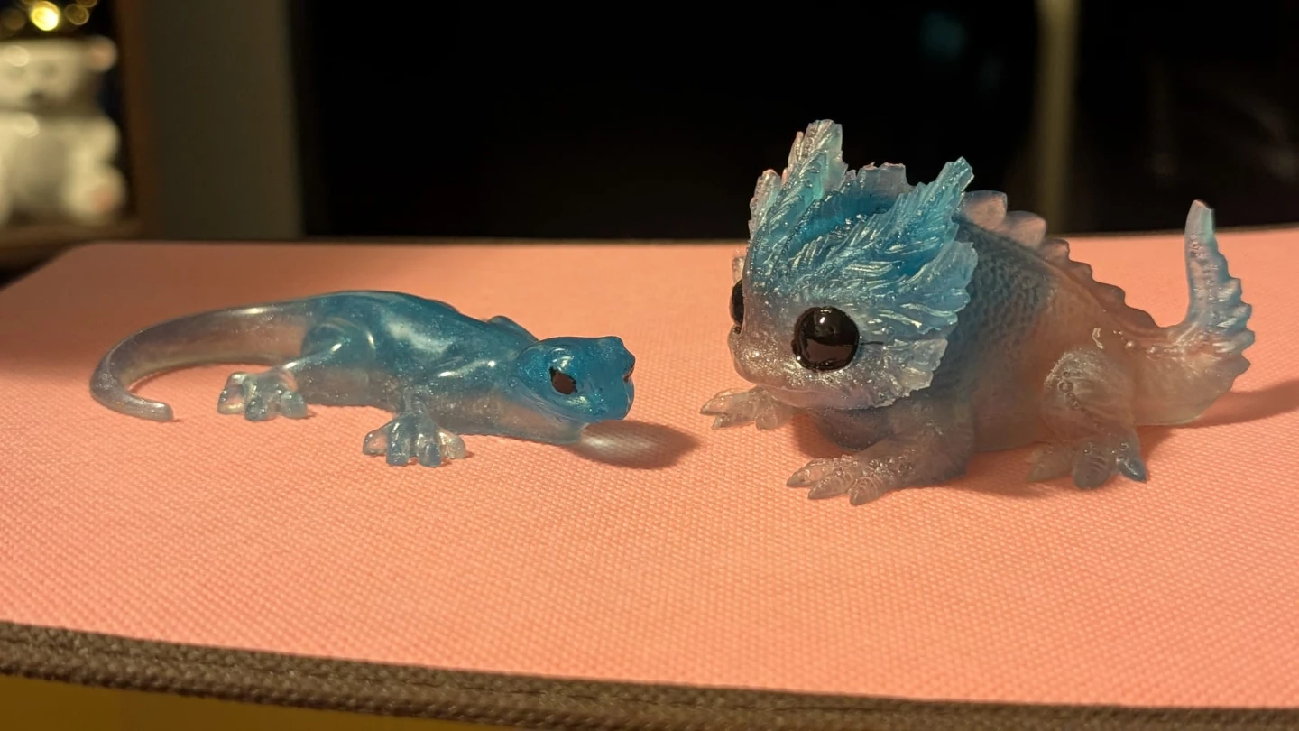 Resin Blue Translucent Lizard Figurines