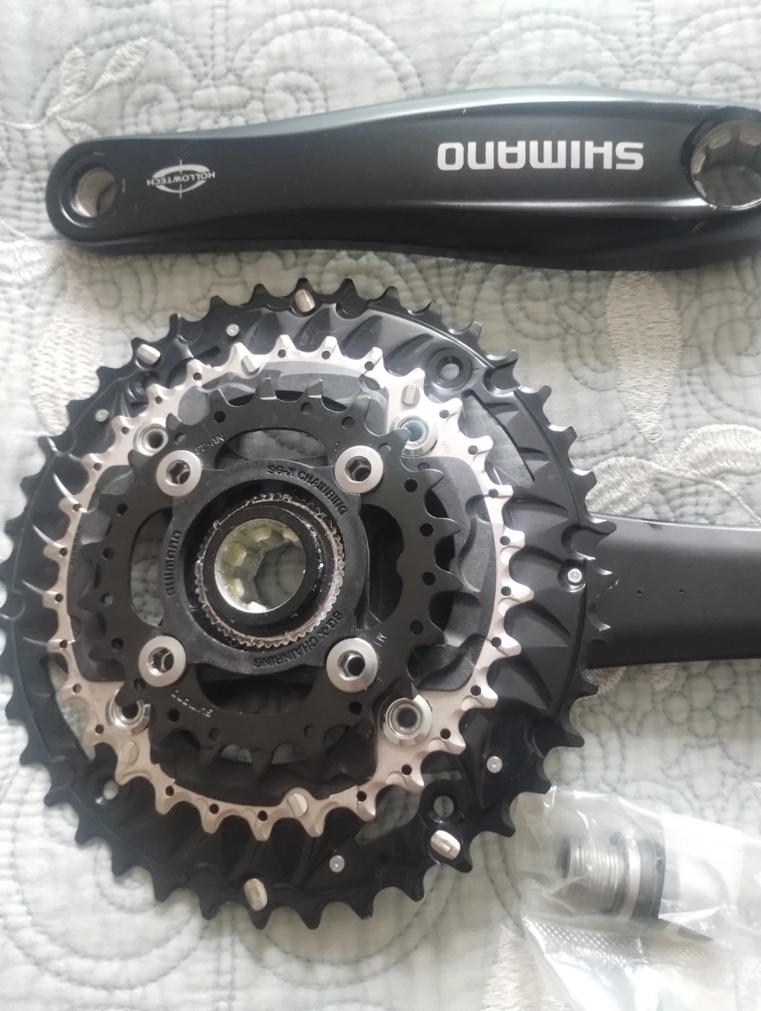 Shimano Hollowtech Crankset - photo 3