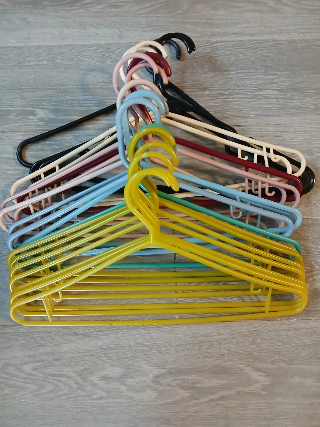 Assorted Plastic Clothes Hangers (Set of 20).