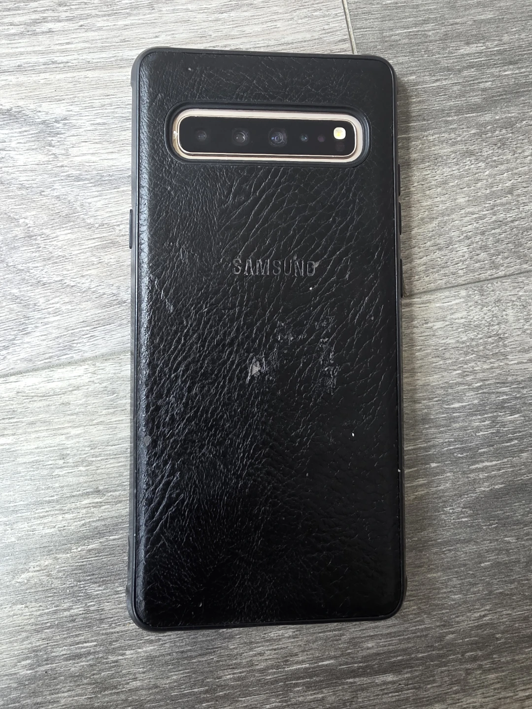 Samsung s10 5g with case under 150$ - photo 2