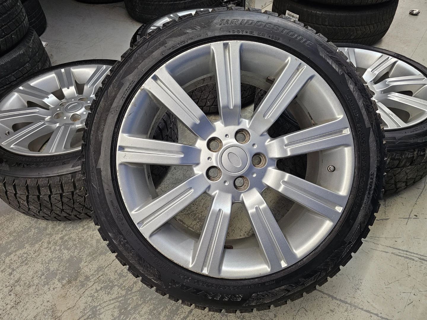 RANGE ROVER SPORT WINTER TIRES ON O.E.M RIMS 245/50 R20 - photo 4