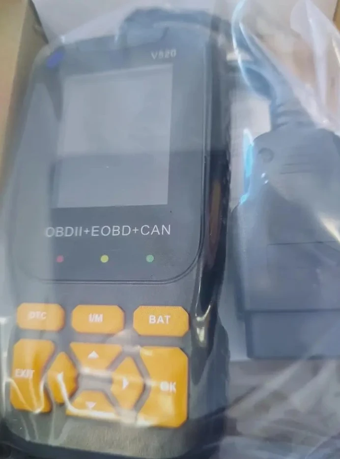V520 OBDII Car Diagnostic Tool - photo 2