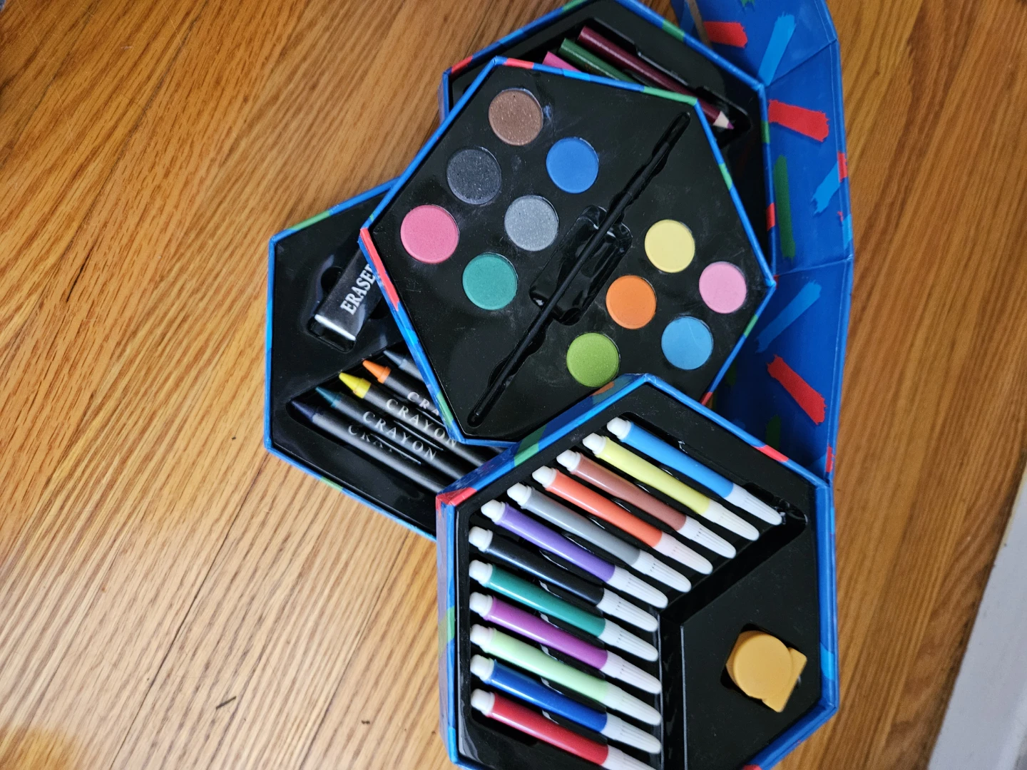Art Supplies Drawing Kit with Crayons, Markers, and Paint