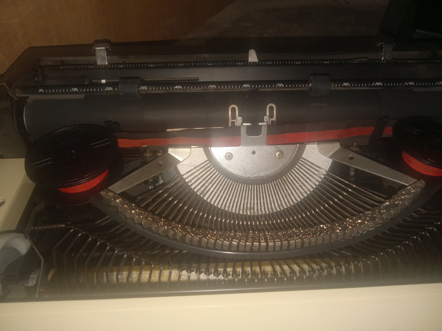 Towa THRIFTY typewriter  with case!!!! - photo 3