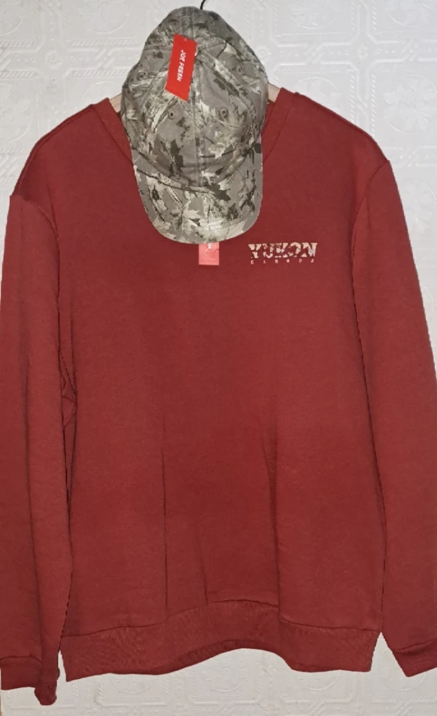 Joe Fresh "Yukon Canada" Crewneck Sweatshirt & Camo Cap - photo 2