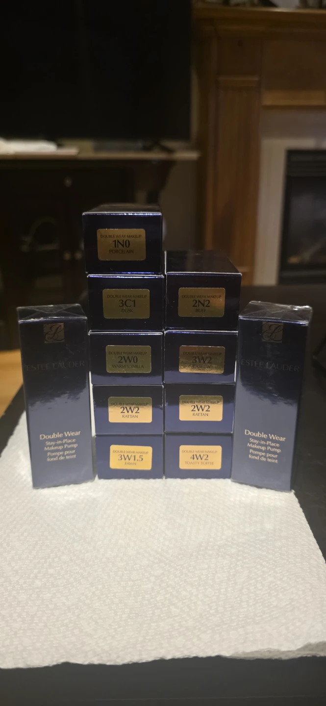 Estée Lauder Double Wear Foundation.. old and new formula - photo 4