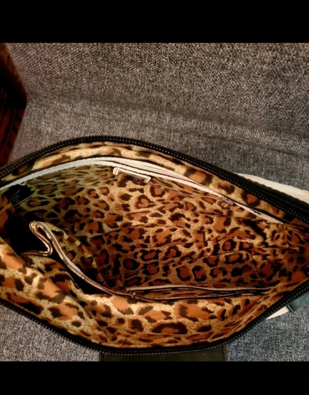 GUESS Shoulder Bag - photo 4