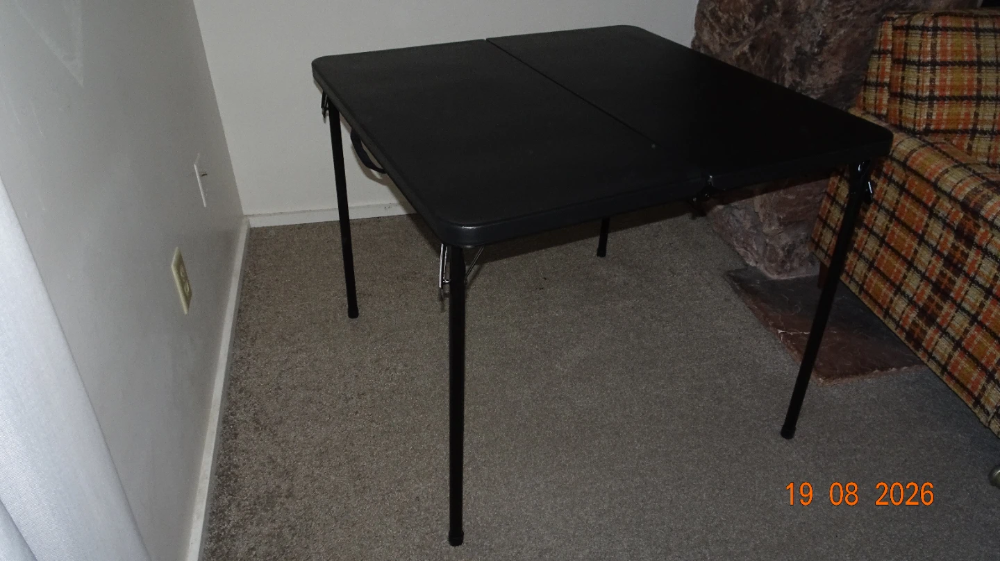 Mainstays 24" Folding Table and 2 Chairs Set