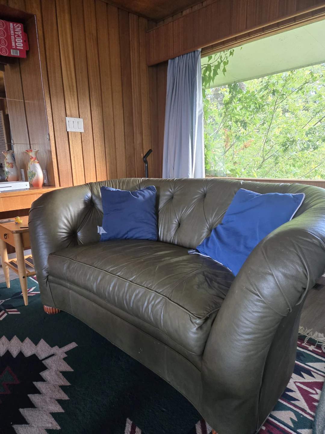 Green tufted leather loveseat - photo 3