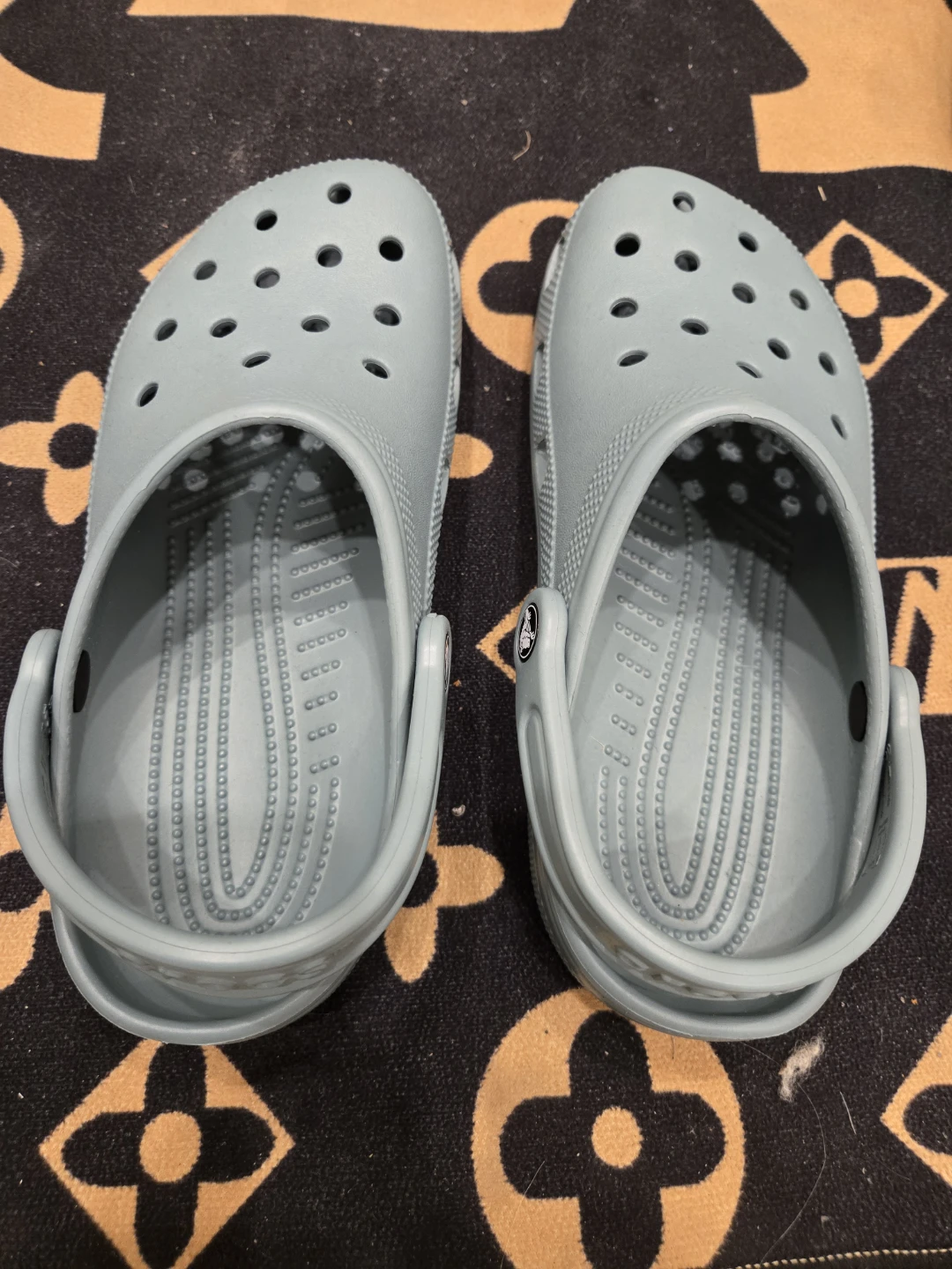 Crocs Classic Clogs Size 6/8 - photo 2