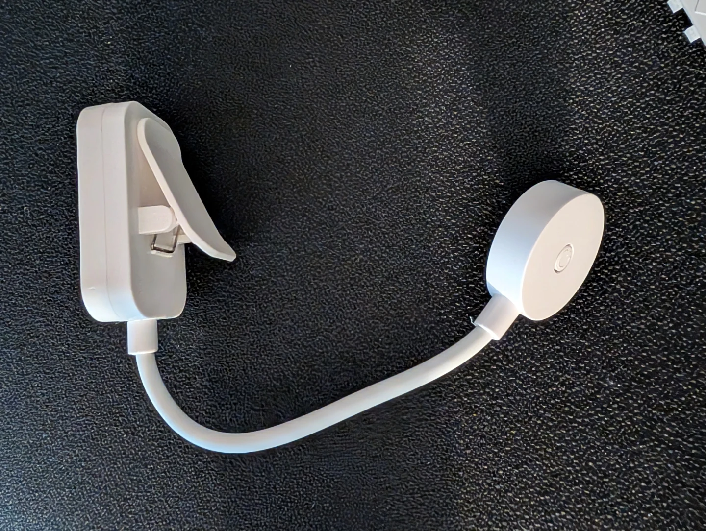 Portable clip-on LED reading light - 3 modes