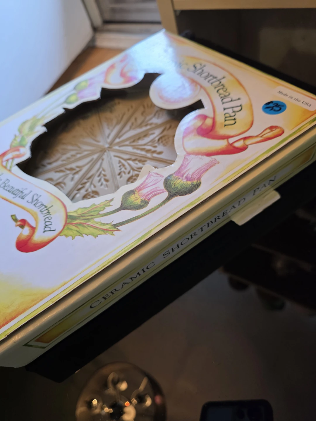 NEW IN BOX - Ceramic Shortbread Pan - photo 3