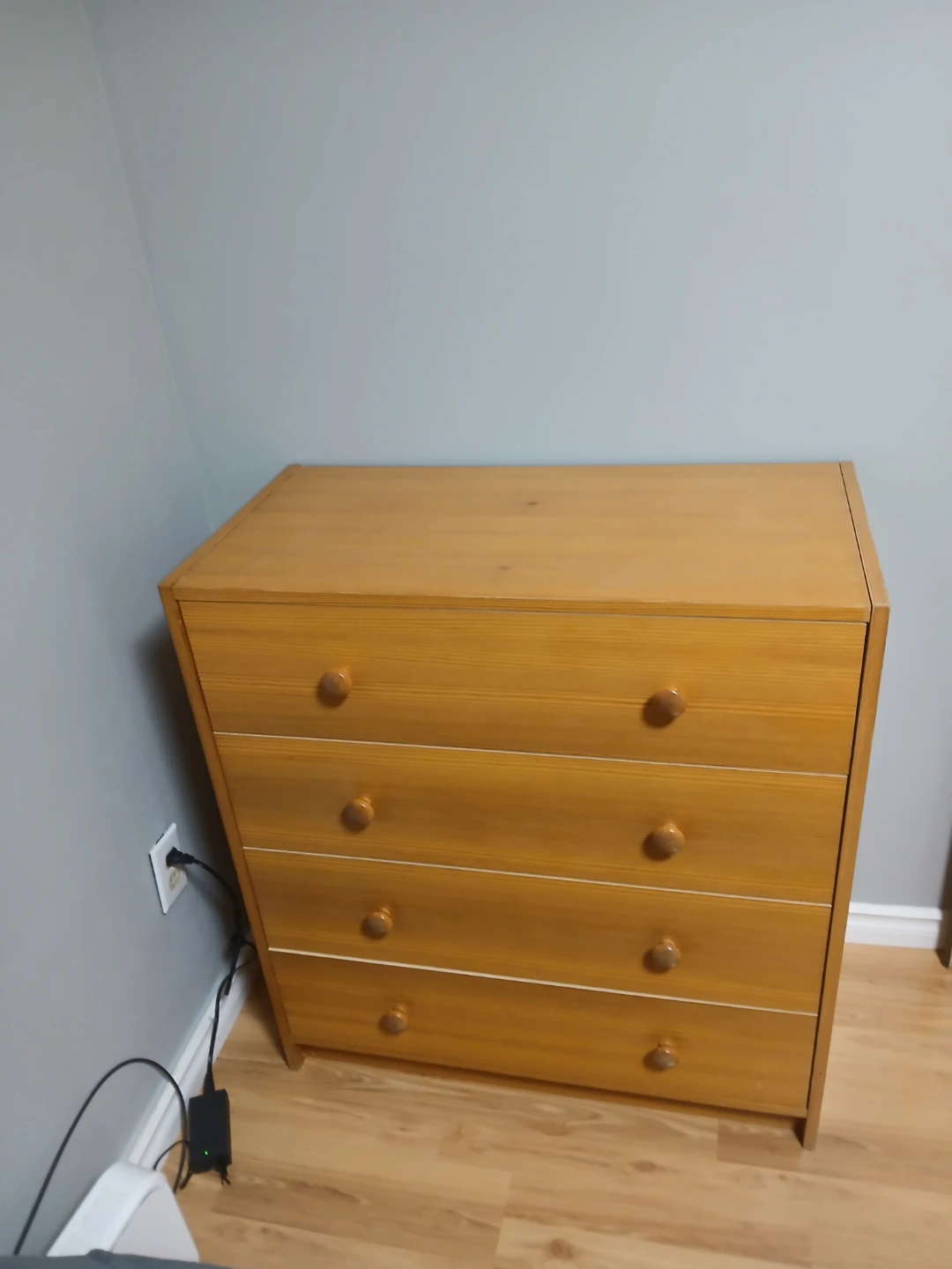Four-drawer dresser