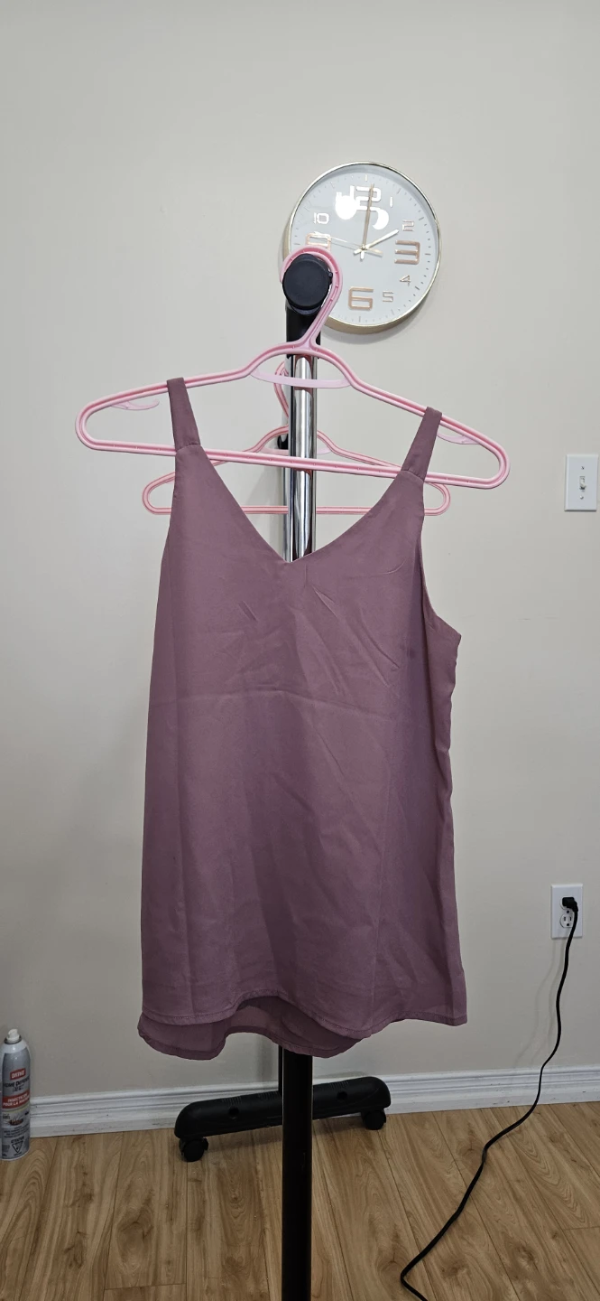 Suzy shier Mauve V-neck camisole top